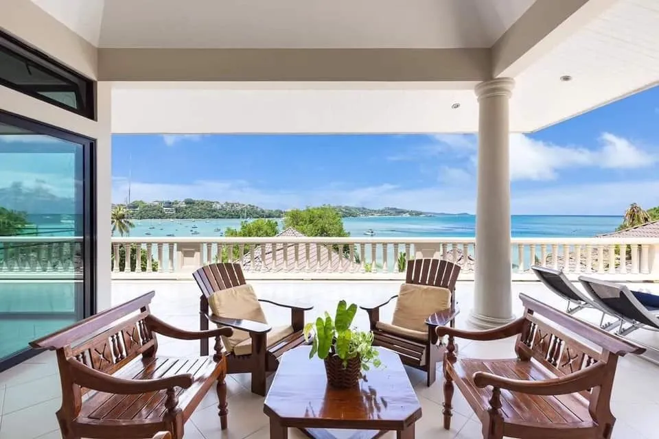 Villa 4 chambres en bord de mer avec piscine privée à louer — Miniature 2