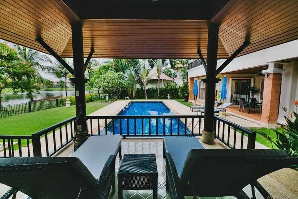 Belle villa avec piscine 4 chambres à louer à Choeng Thale, Phuket — Miniature 8