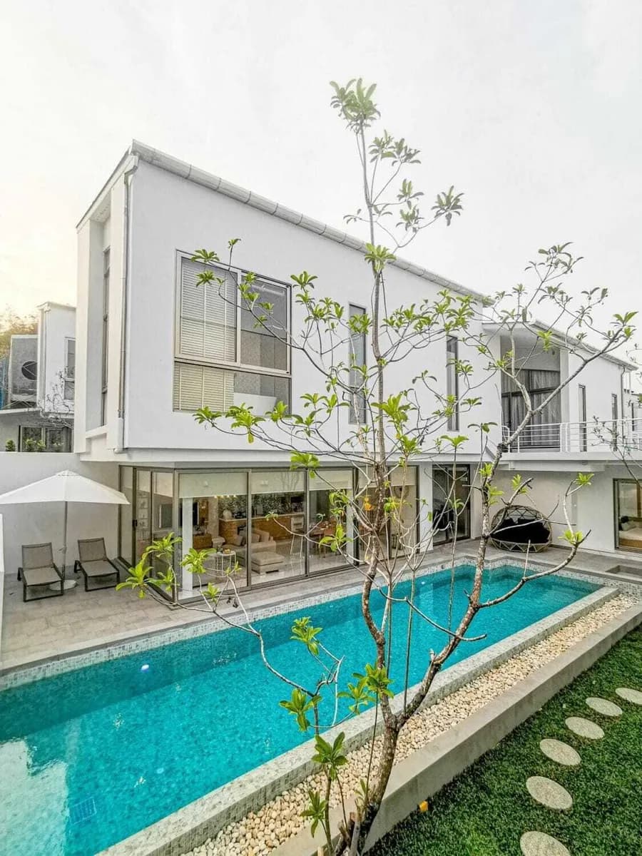 Villa moderne avec piscine 4 chambres à louer à Choeng Thale, Phuket — Miniature 6