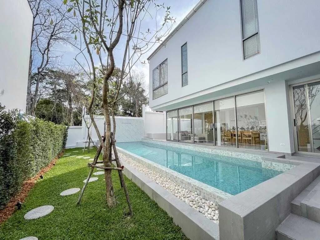 Villa moderne avec piscine 4 chambres à louer à Choeng Thale, Phuket — Miniature 13