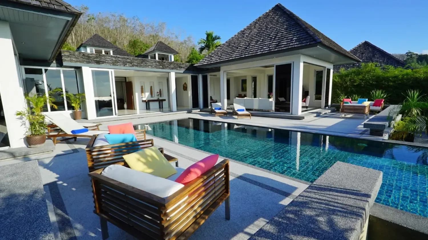Villa de luxe avec piscine privée 4 chambres à vendre dans le secteur de Laguna — Photo 1