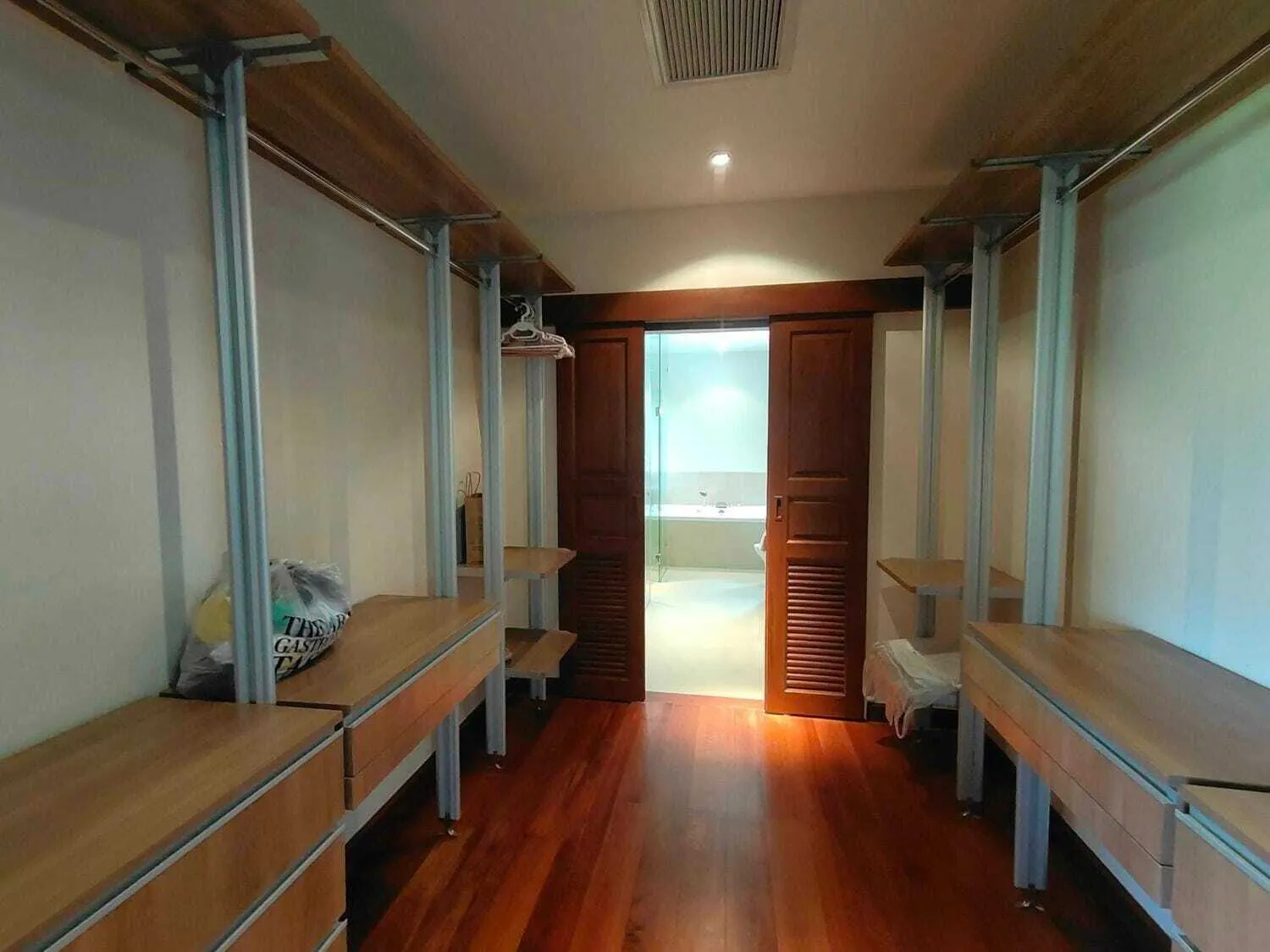 Laguna – 4 chambres avec piscine privée à louer — Miniature 3