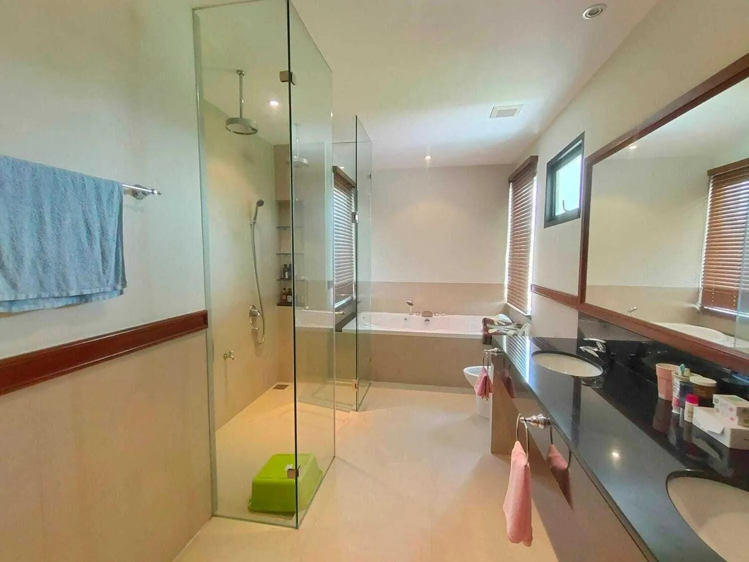Laguna – 4 chambres avec piscine privée à louer — Miniature 6