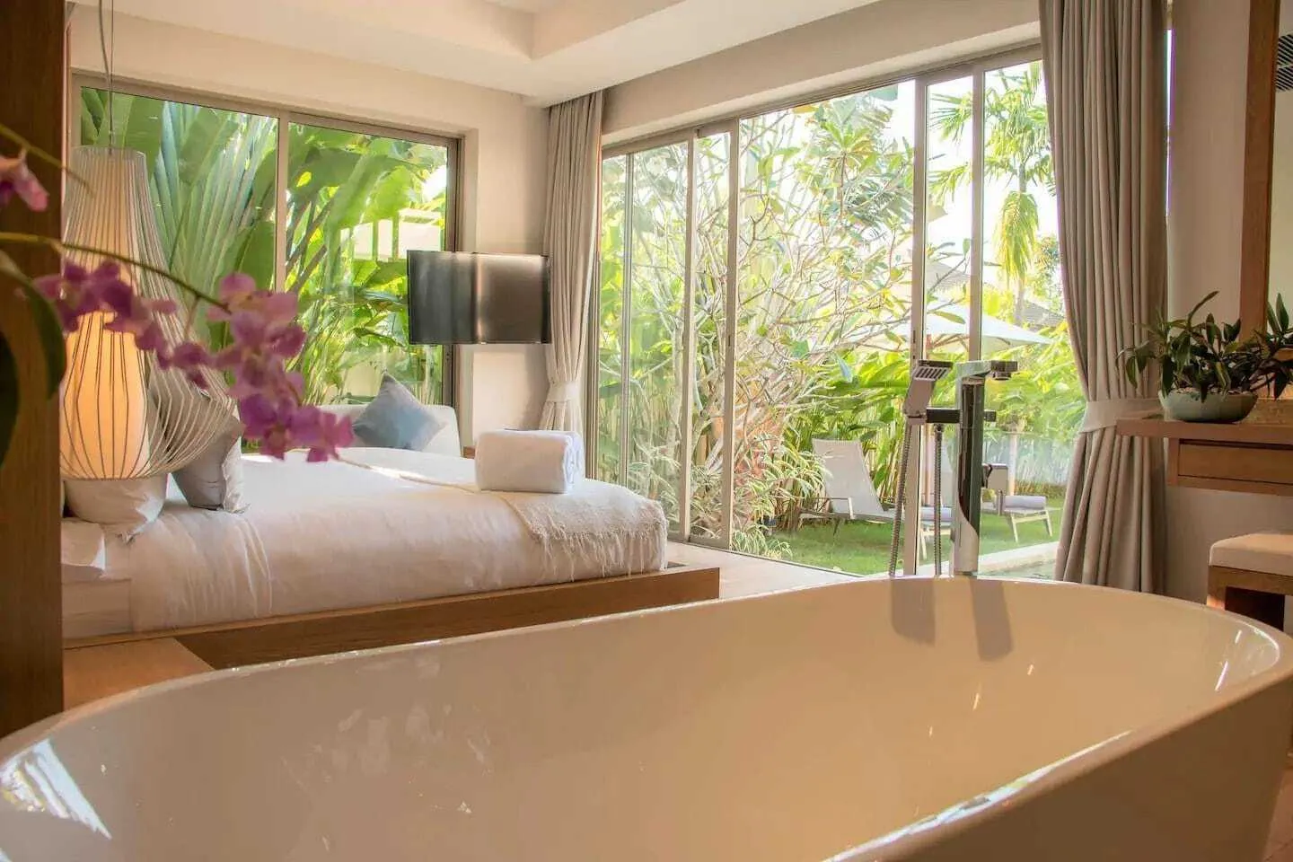 Trichada – Villa 6 chambres avec piscine privée à louer en courte durée — Miniature 6