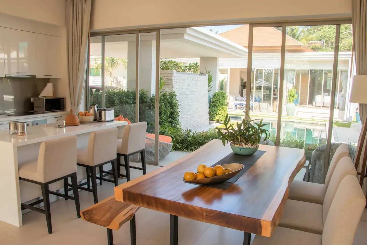 Trichada – Villa 6 chambres avec piscine privée à louer en courte durée — Miniature 11