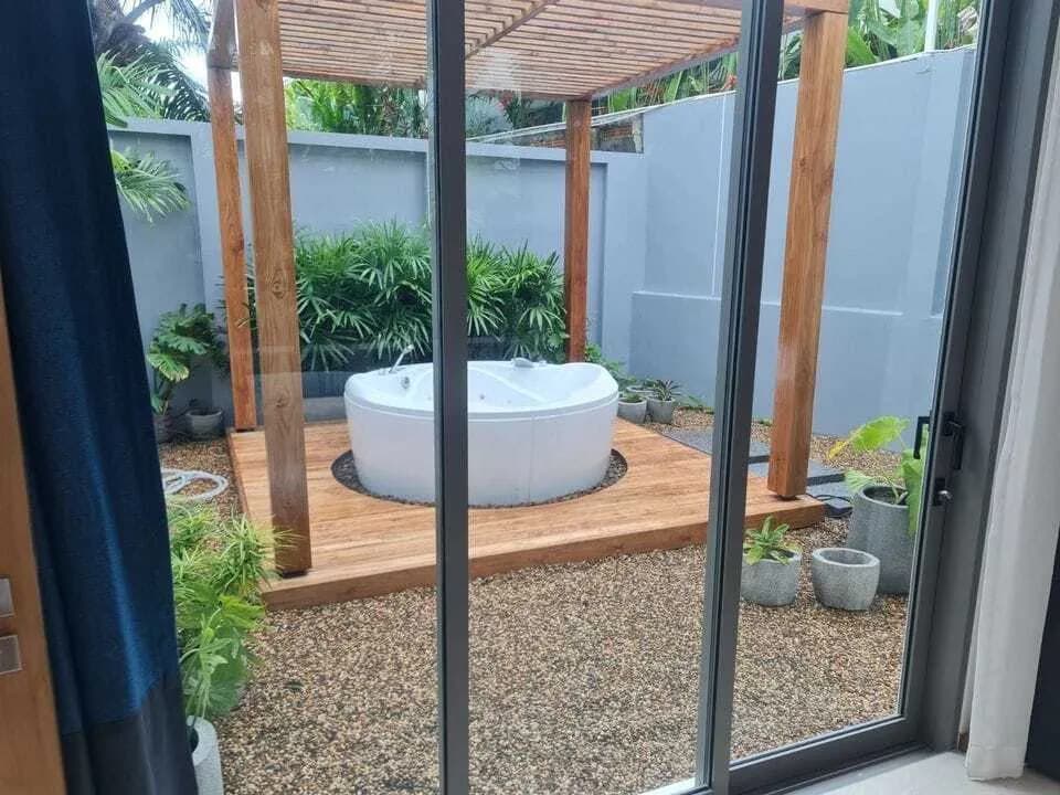 The Teak – 4 chambres avec piscine privée à louer à Choeng Thale, près de Boat Avenue — Miniature 12
