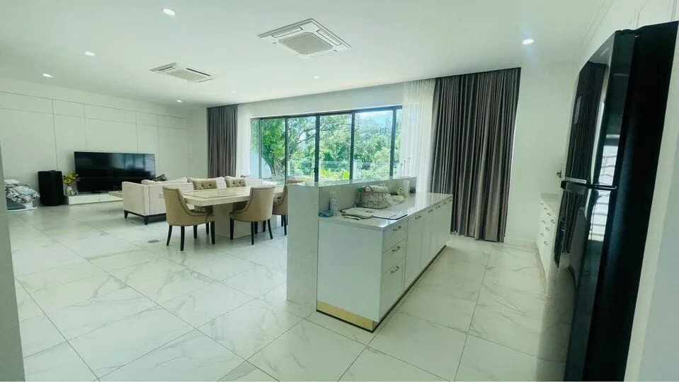Villa de luxe 4 chambres avec piscine privée à louer à Phuket — Miniature 8