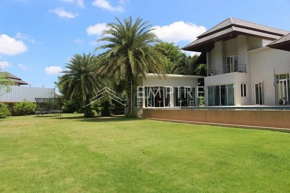Villa 4 chambres avec grand jardin et piscine privée à louer à Kathu
