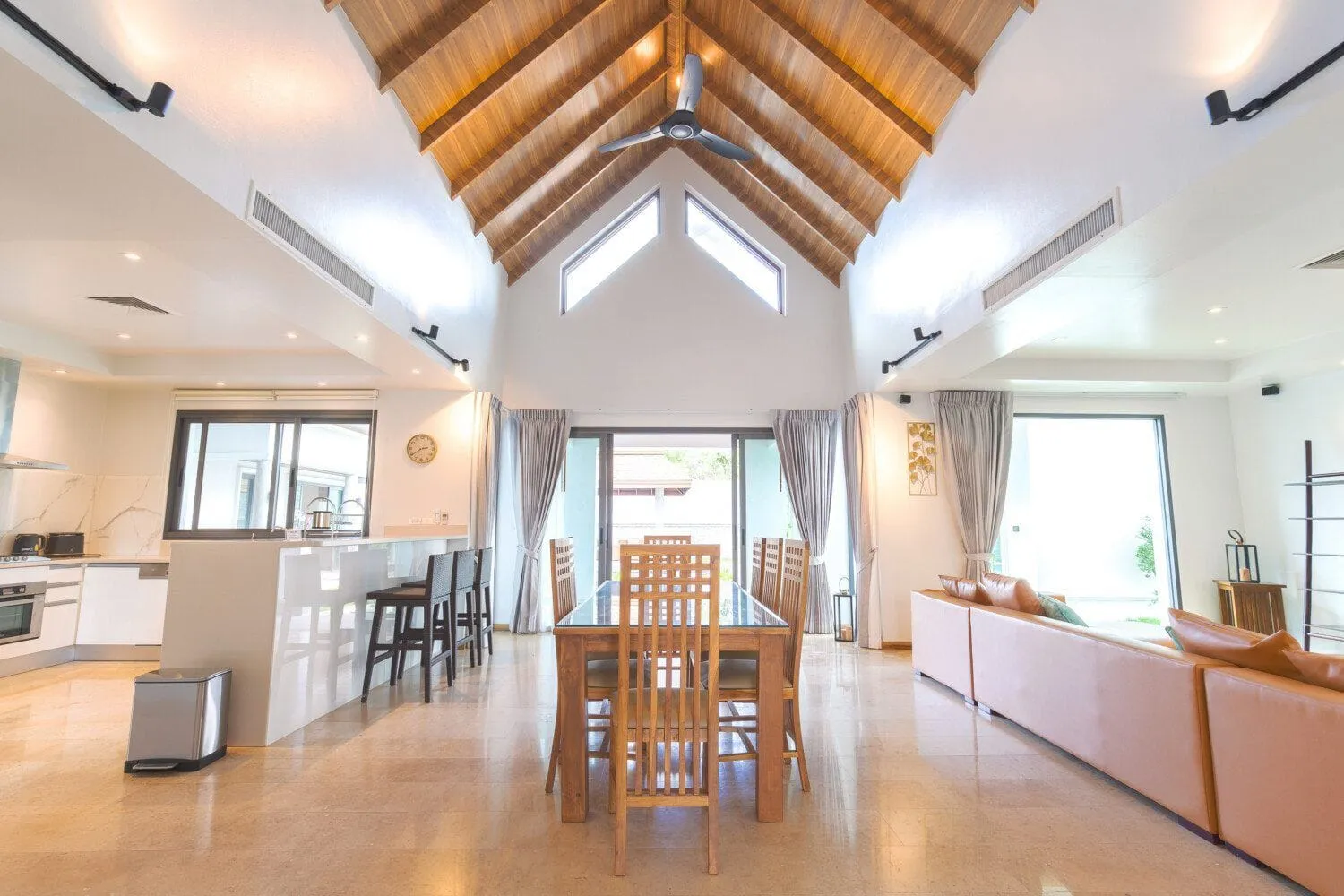 Villa privée avec piscine 4 chambres à louer – à Cherng Talay, Phuket — Miniature 13