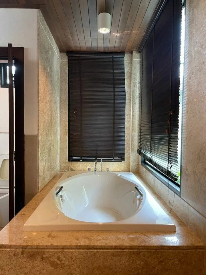 Belle villa tropicale avec piscine 3 chambres à louer, Layan, Phuket — Miniature 6