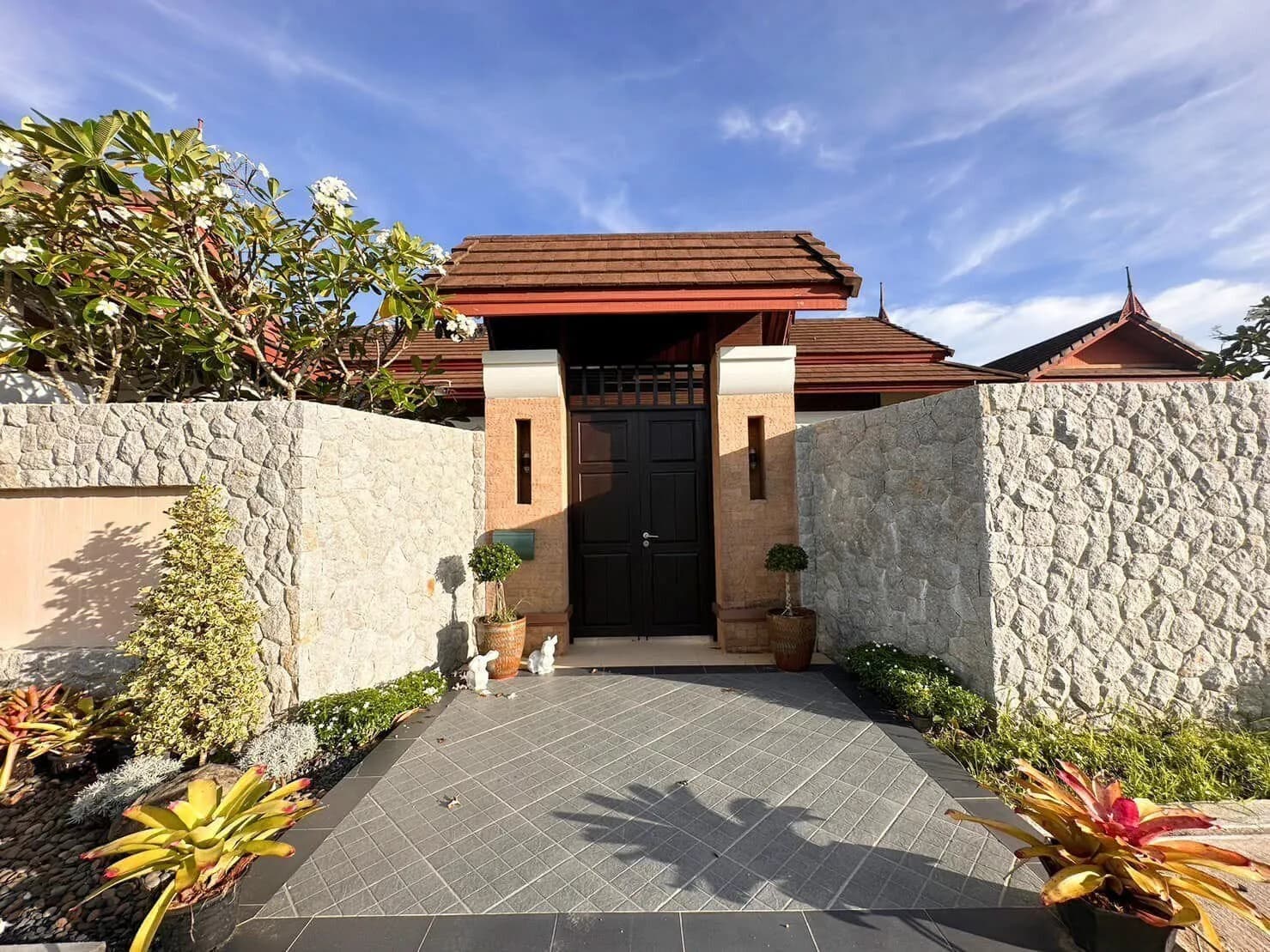 Superbe villa avec piscine 4 chambres à louer, Cape Panwa, Phuket — Miniature 19