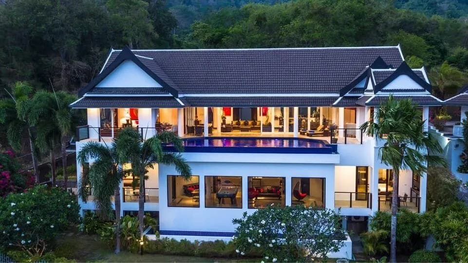 Baan Sawan, villa avec piscine privée 5 chambres vue mer à Rawai — Miniature 14