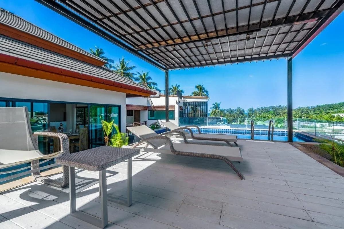 Penthouse 3 chambres avec piscine privée à vendre à Choeng Thale, Phuket
