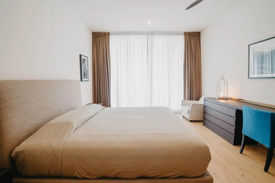 Penthouse en front de plage 3 chambres à vendre – à Mai Khao, Phuket — Miniature 8