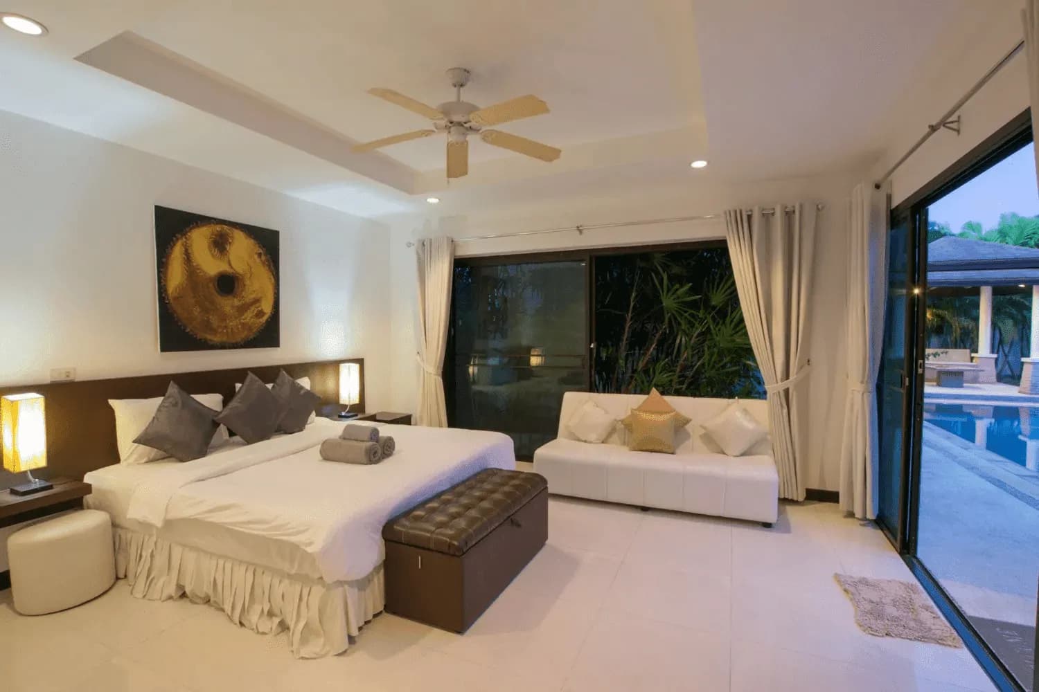 Villa avec piscine privée 3 chambres à vendre à Rawai, Phuket, terrain de 600 m² — Miniature 4