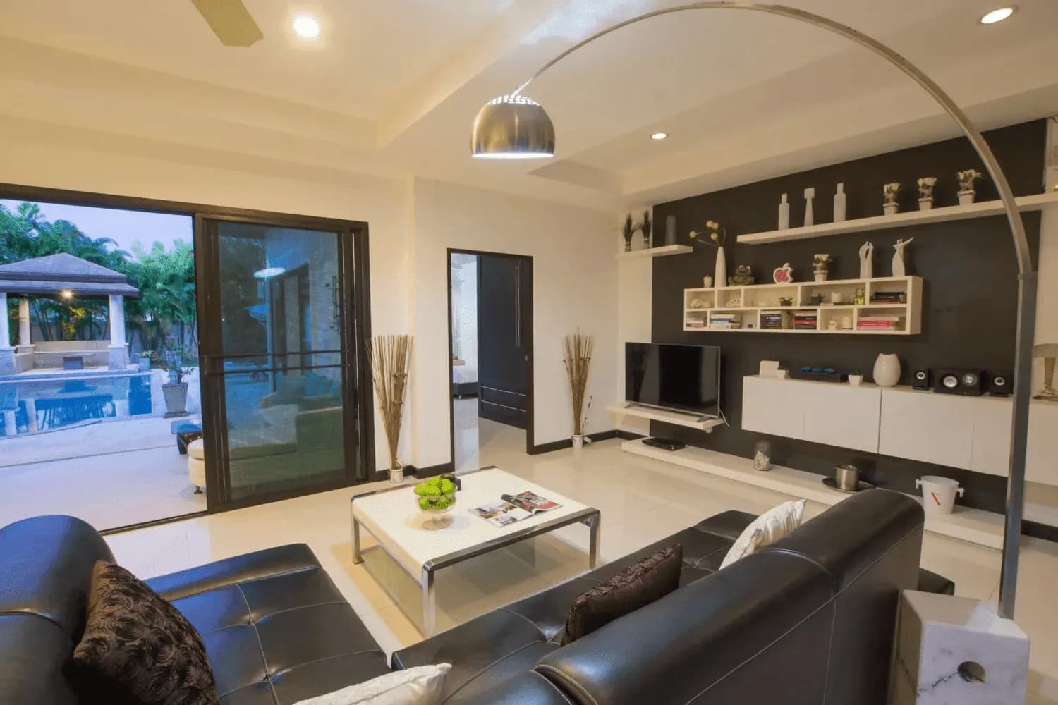 Villa avec piscine privée 3 chambres à vendre à Rawai, Phuket, terrain de 600 m² — Miniature 7