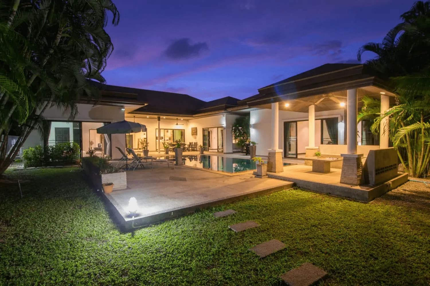Villa avec piscine privée 3 chambres à vendre à Rawai, Phuket, terrain de 600 m² — Miniature 14