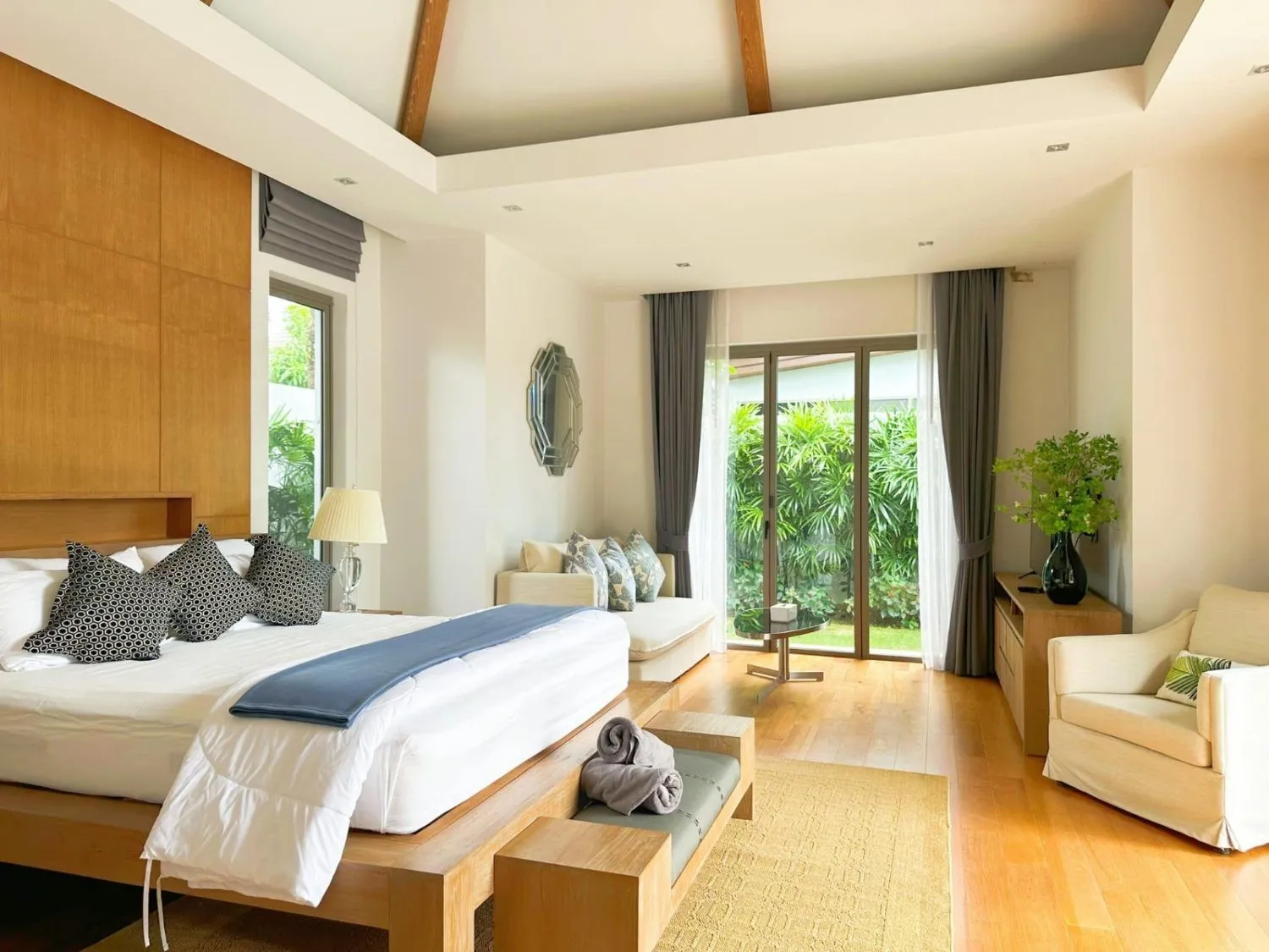 Anchan Grand Residence, villa 4 chambres de 1 105 m² avec piscine à vendre à Choeng Thale, Phuket — Miniature 3