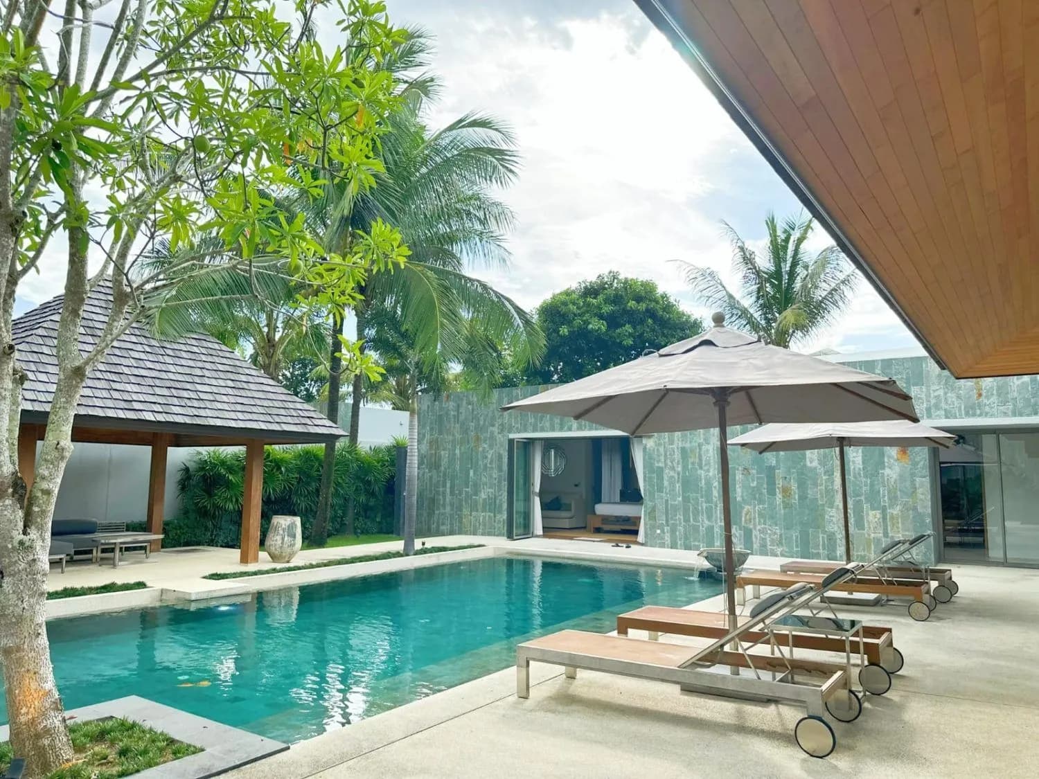 Anchan Grand Residence, villa 4 chambres de 1 105 m² avec piscine à vendre à Choeng Thale, Phuket — Miniature 9