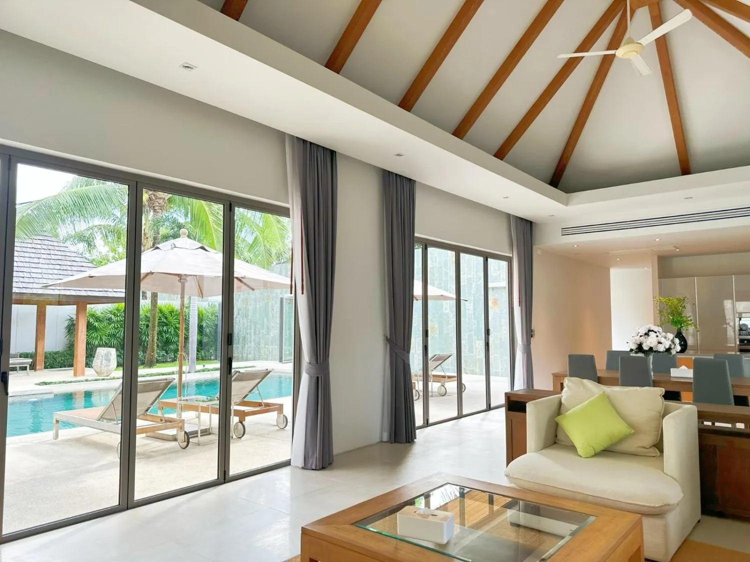 Anchan Grand Residence, villa 4 chambres de 1 105 m² avec piscine à vendre à Choeng Thale, Phuket — Miniature 11