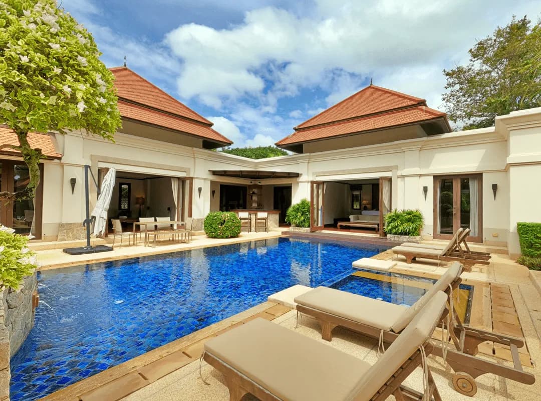 Villa exclusive 4 chambres avec bureaux de 1 300 m² avec piscine privée à vendre à Bang Tao, Phuket — Miniature 12