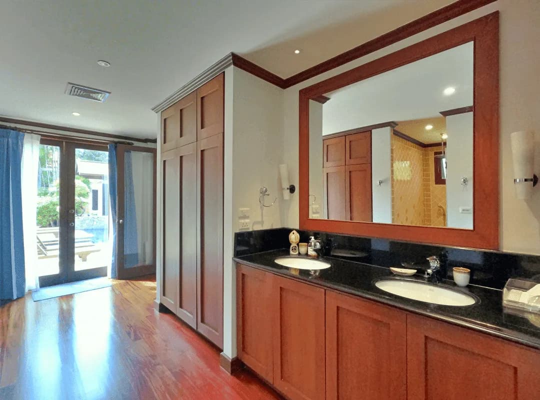 Villa exclusive 4 chambres avec bureaux de 1 300 m² avec piscine privée à vendre à Bang Tao, Phuket — Miniature 18