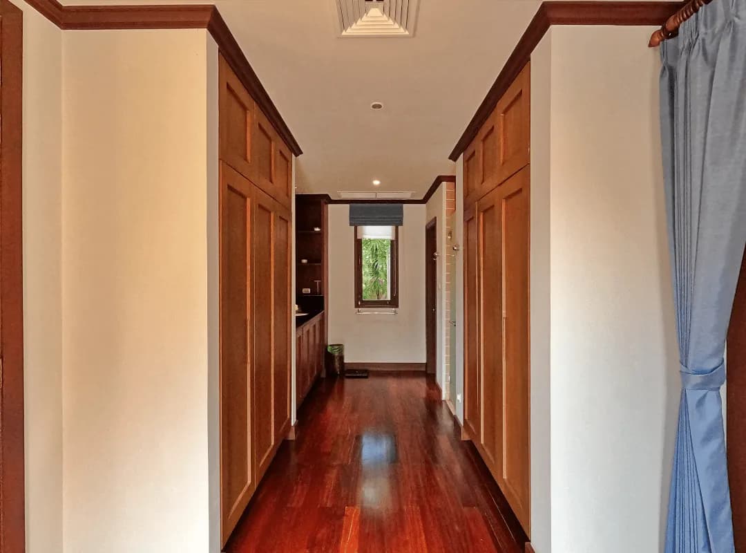 Villa exclusive 4 chambres avec bureaux de 1 300 m² avec piscine privée à vendre à Bang Tao, Phuket — Miniature 19