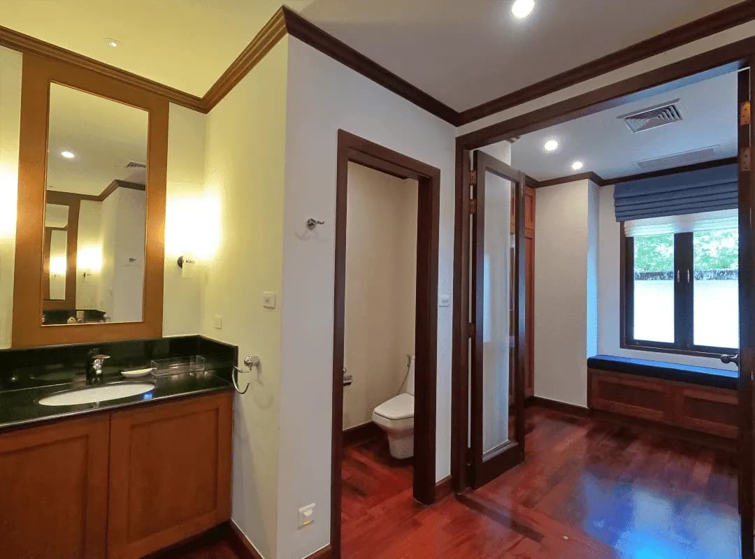 Villa exclusive 4 chambres avec bureaux de 1 300 m² avec piscine privée à vendre à Bang Tao, Phuket — Miniature 26
