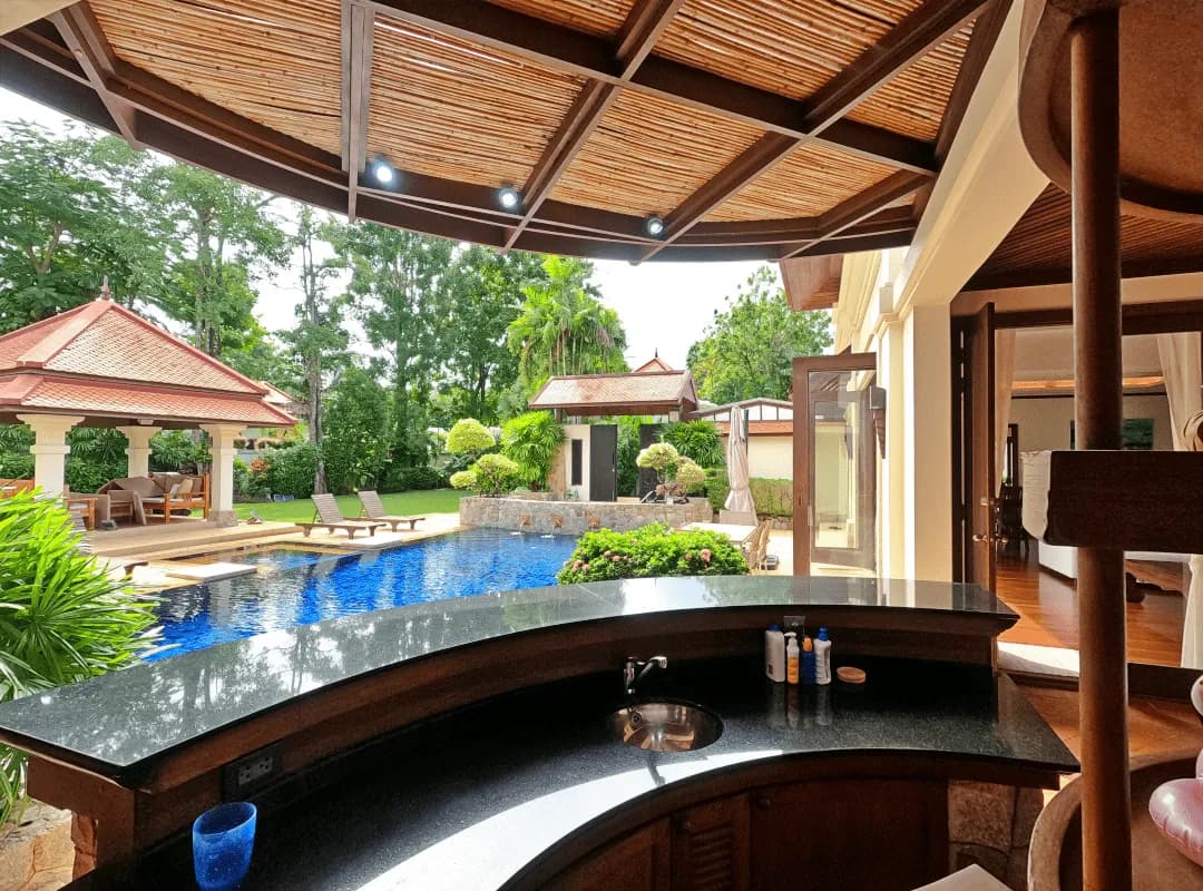 Villa exclusive 4 chambres avec bureaux de 1 300 m² avec piscine privée à vendre à Bang Tao, Phuket — Miniature 28
