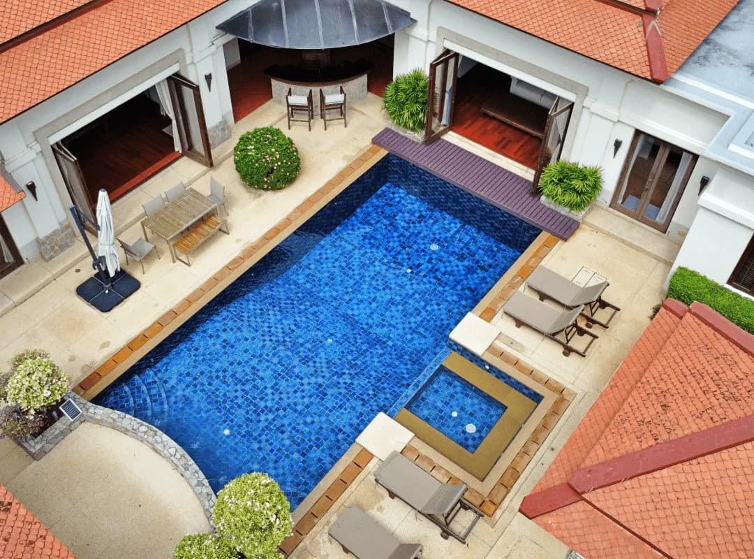 Villa exclusive 4 chambres avec bureaux de 1 300 m² avec piscine privée à vendre à Bang Tao, Phuket — Miniature 29