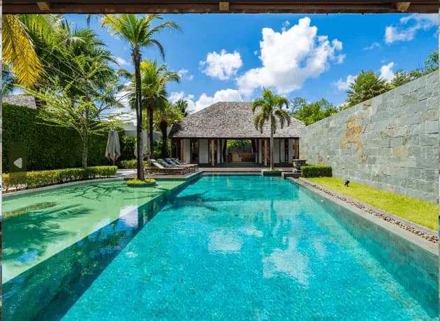 Villa 4 chambres de 1 537 m² avec piscine privée à vendre à Choeng Thale, Phuket — Miniature 2