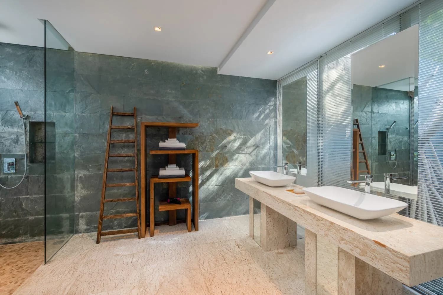 Villa 4 chambres de 1 537 m² avec piscine privée à vendre à Choeng Thale, Phuket — Miniature 8