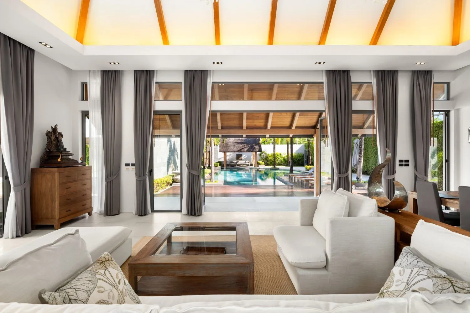 Villa 4 chambres de 1 537 m² avec piscine privée à vendre à Choeng Thale, Phuket — Miniature 12