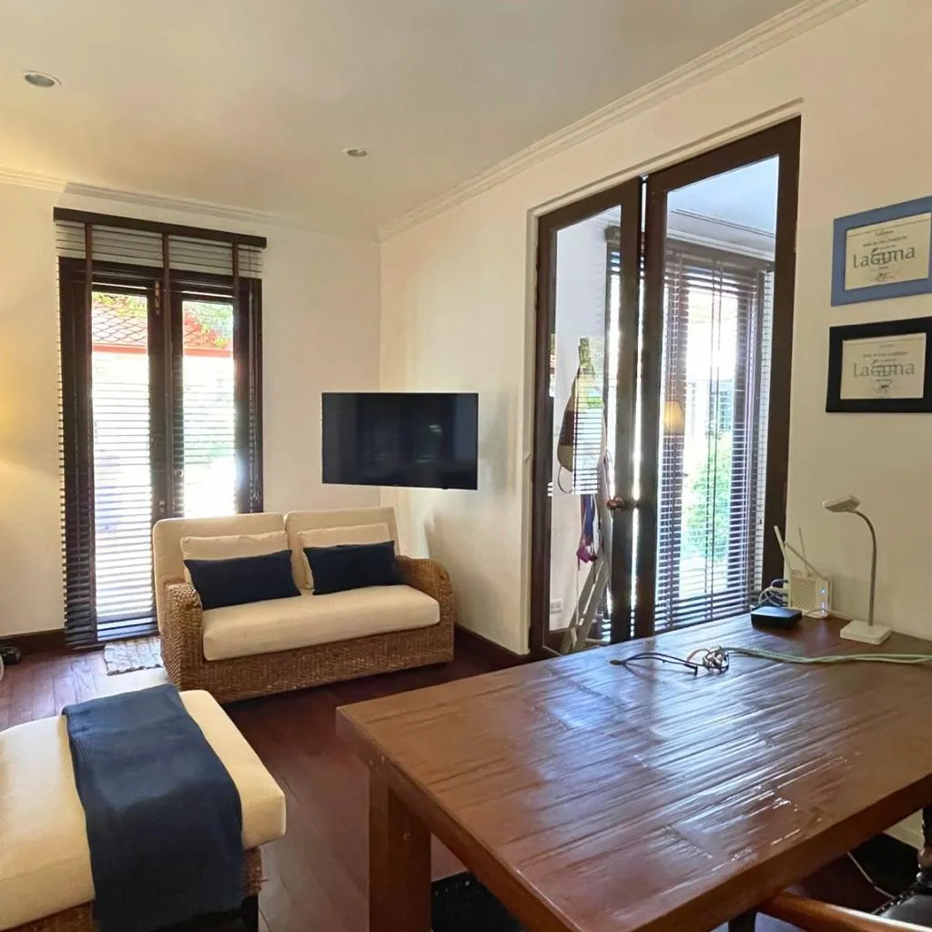 Villa de style balinais 4 chambres avec piscine privée à vendre à Choeng Thale, Phuket — Miniature 9