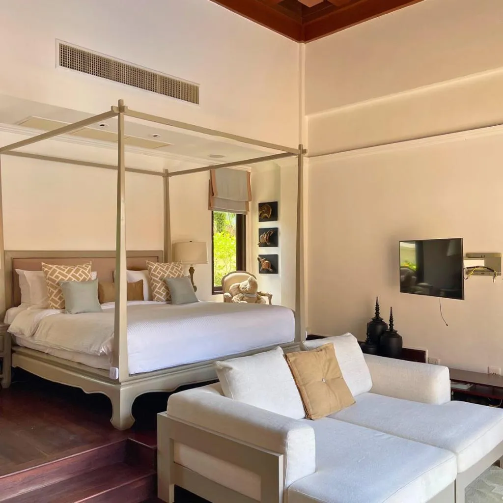 Villa de style balinais 4 chambres avec piscine privée à vendre à Choeng Thale, Phuket — Miniature 13