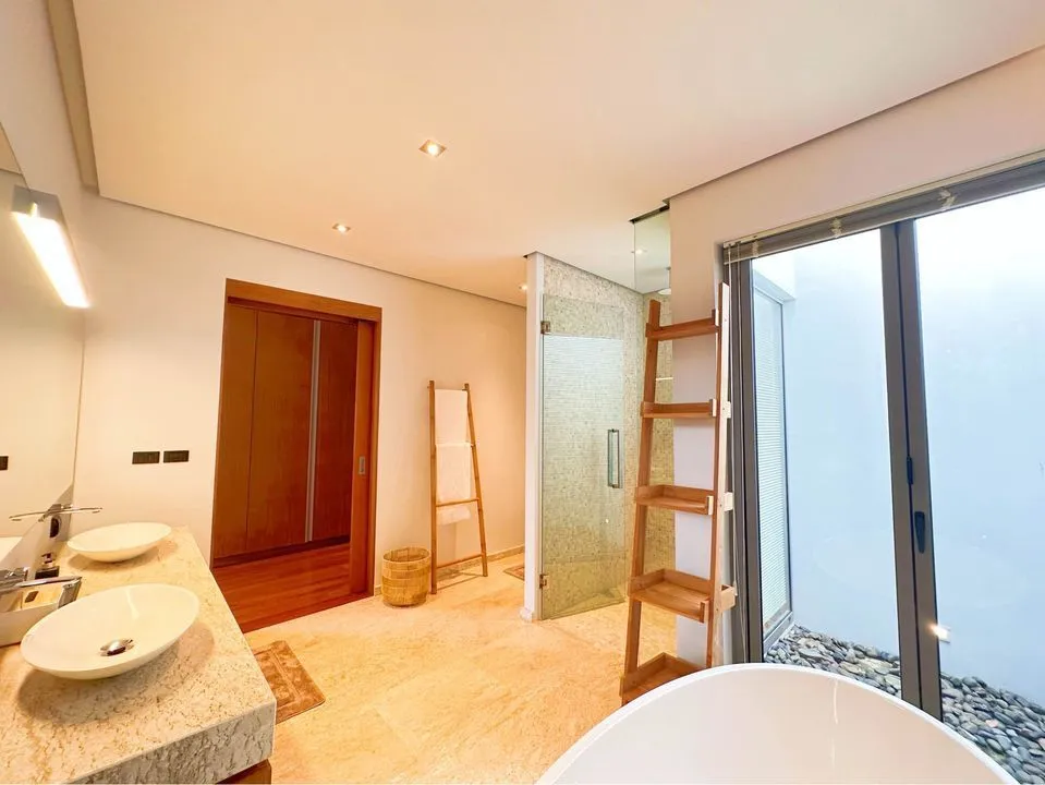 Belle villa Anchan 4 chambres avec piscine privée à louer à Choeng Thale, Thalang — Miniature 10
