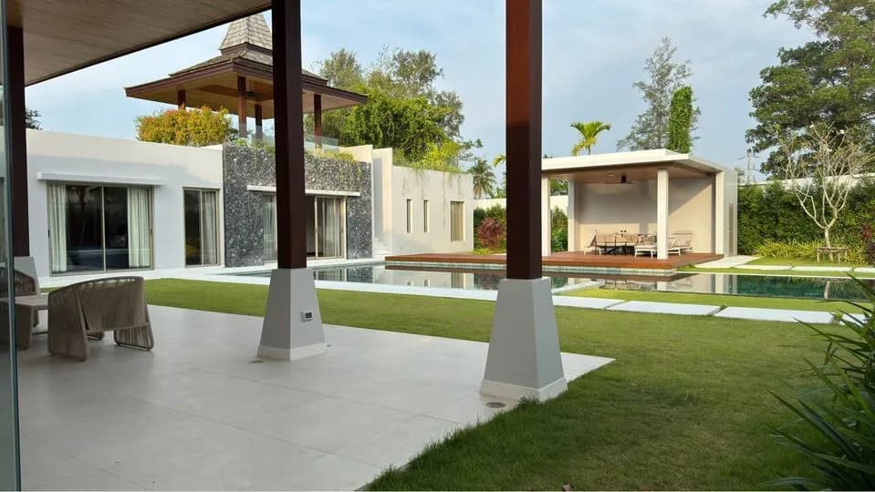 Spacieuse villa Botanica de 1 400 m², 5 chambres avec piscine privée à louer à Choeng Thale, Thalang — Miniature 6