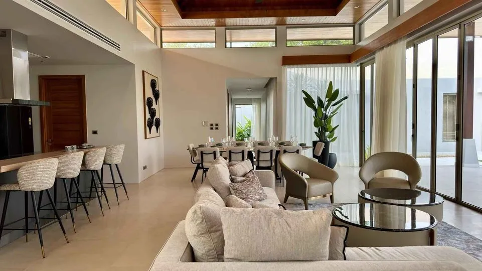Spacieuse villa Botanica de 1 400 m², 5 chambres avec piscine privée à louer à Choeng Thale, Thalang — Miniature 10