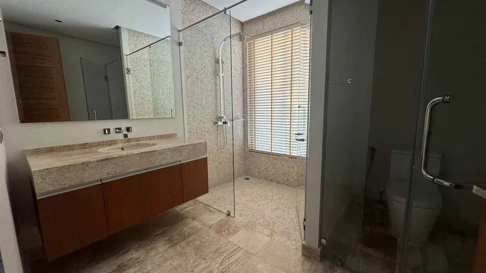 Spacieuse villa Botanica de 1 400 m², 5 chambres avec piscine privée à louer à Choeng Thale, Thalang — Miniature 19