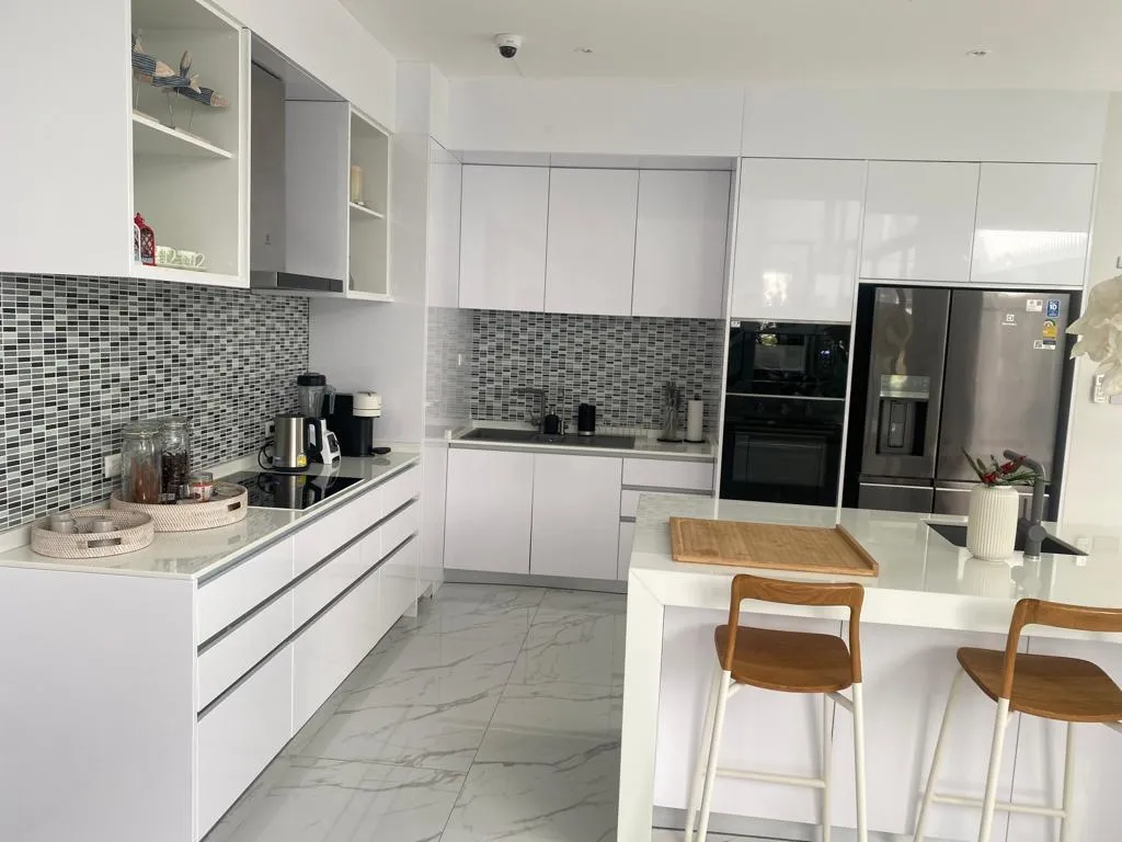Villa neuve 3 chambres avec piscine privée à vendre à Choeng Thale, Phuket — Miniature 10