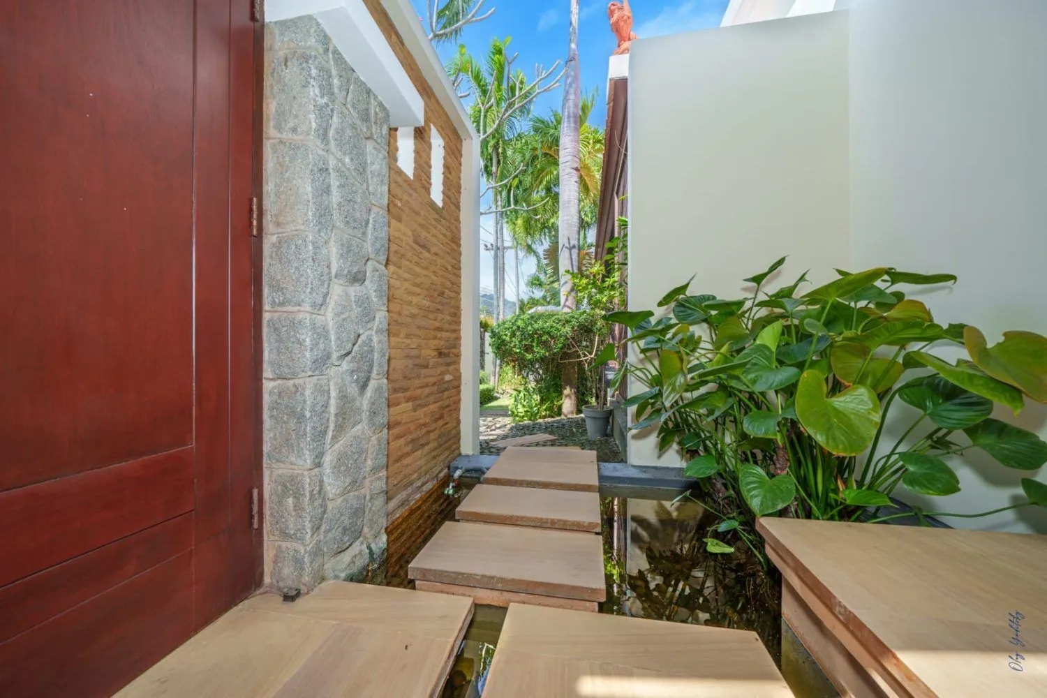 Baan Bua, villa de luxe 4 chambres avec piscine privée à vendre à Nai Harn-Rawai, Phuket — Miniature 2