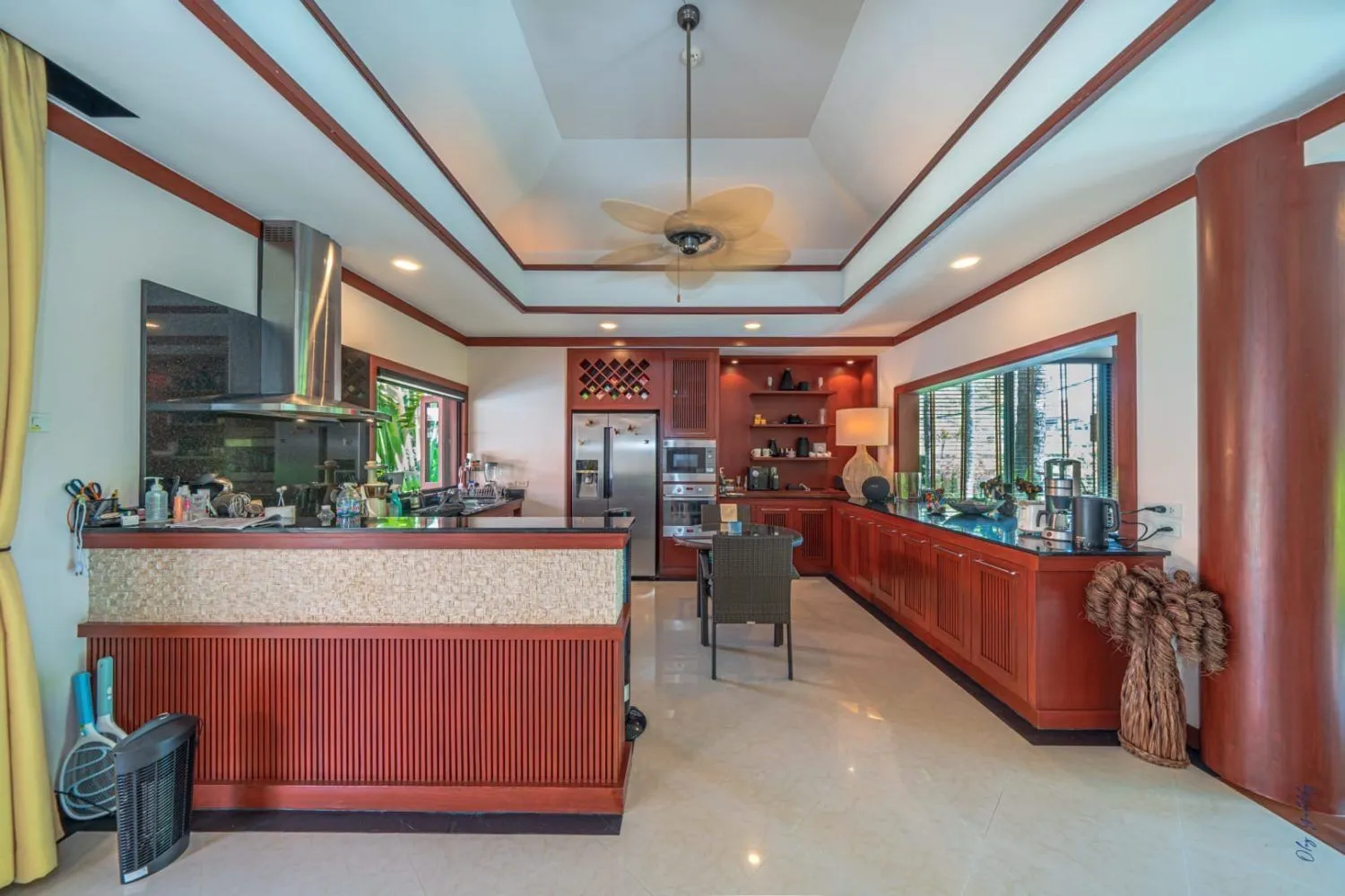 Baan Bua, villa de luxe 4 chambres avec piscine privée à vendre à Nai Harn-Rawai, Phuket — Miniature 5