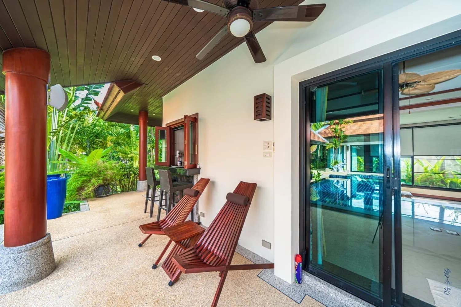 Baan Bua, villa de luxe 4 chambres avec piscine privée à vendre à Nai Harn-Rawai, Phuket — Miniature 12