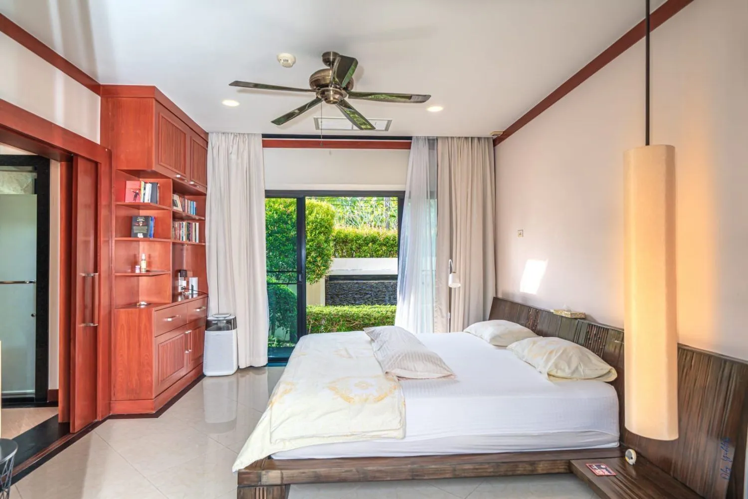 Baan Bua, villa de luxe 4 chambres avec piscine privée à vendre à Nai Harn-Rawai, Phuket — Miniature 14