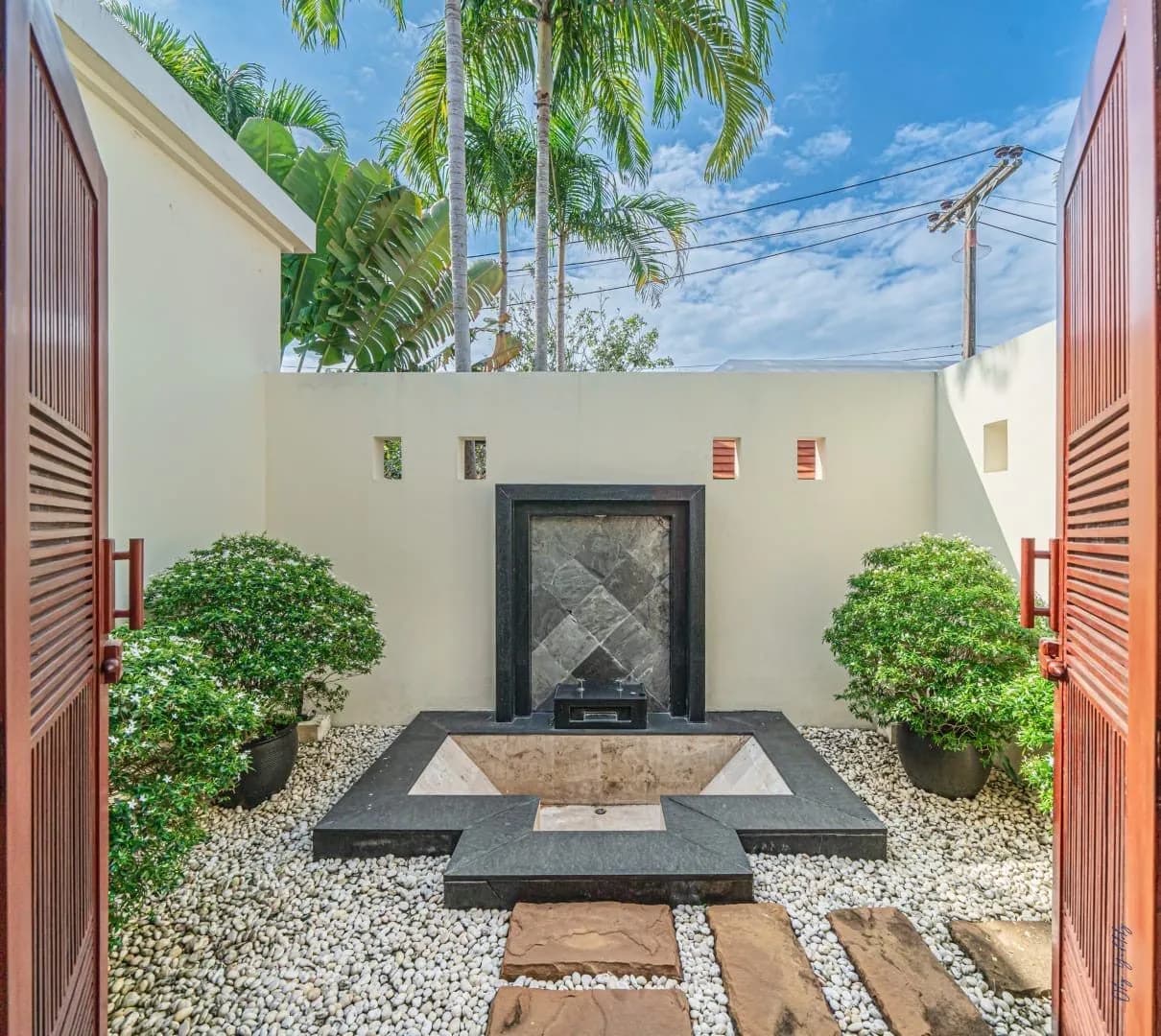 Baan Bua, villa de luxe 4 chambres avec piscine privée à vendre à Nai Harn-Rawai, Phuket — Miniature 16