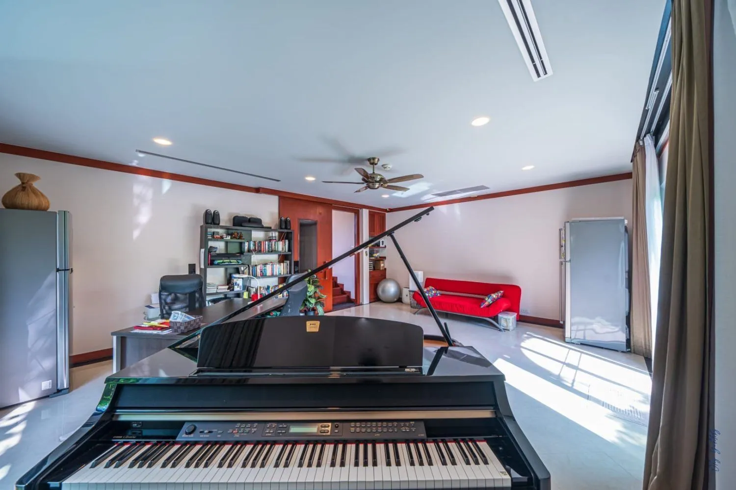 Baan Bua, villa de luxe 4 chambres avec piscine privée à vendre à Nai Harn-Rawai, Phuket — Miniature 21