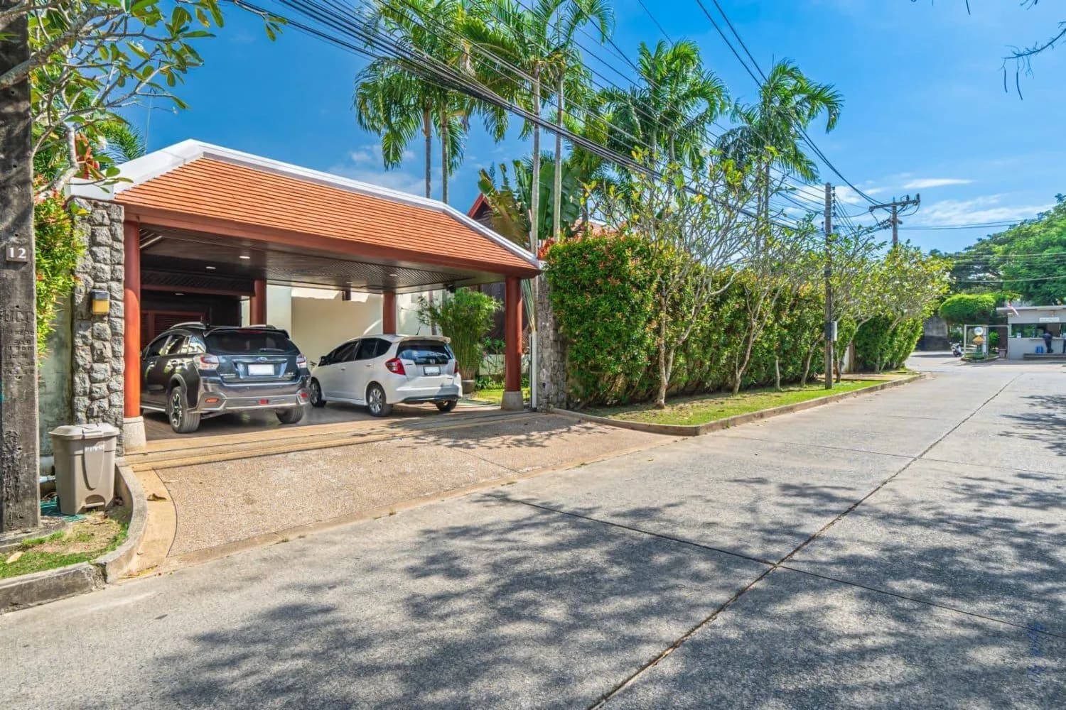 Baan Bua, villa de luxe 4 chambres avec piscine privée à vendre à Nai Harn-Rawai, Phuket — Miniature 25