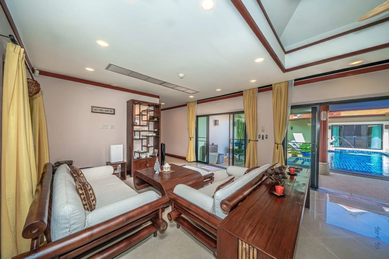 Baan Bua, villa de luxe 4 chambres avec piscine privée à vendre à Nai Harn-Rawai, Phuket — Miniature 27
