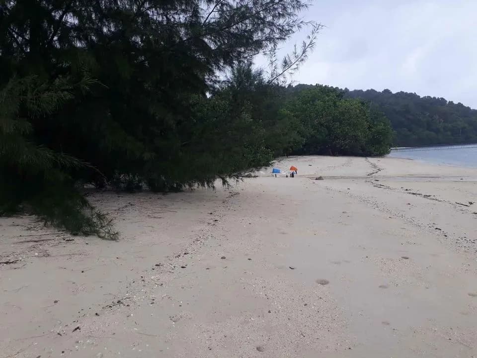 Terrain de 84 rais en bord de plage de sable à vendre sur l'île de Naka Yai, Phuket — Miniature 2