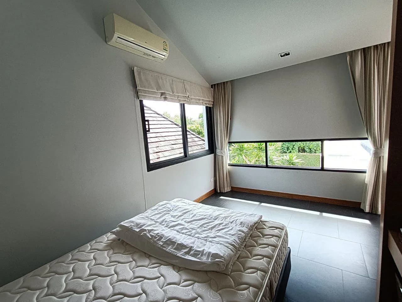 Villa avec piscine 3 chambres, terrain de 263,60 m², piscine privée, à vendre à Choeng Thale, Phuket — Miniature 3